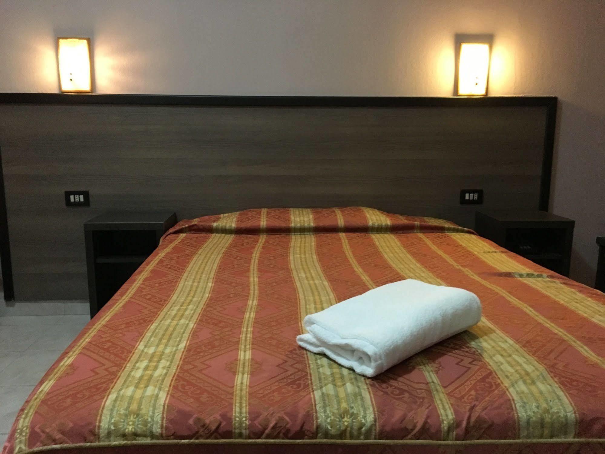 Hotel Salus Milano Ngoại thất bức ảnh