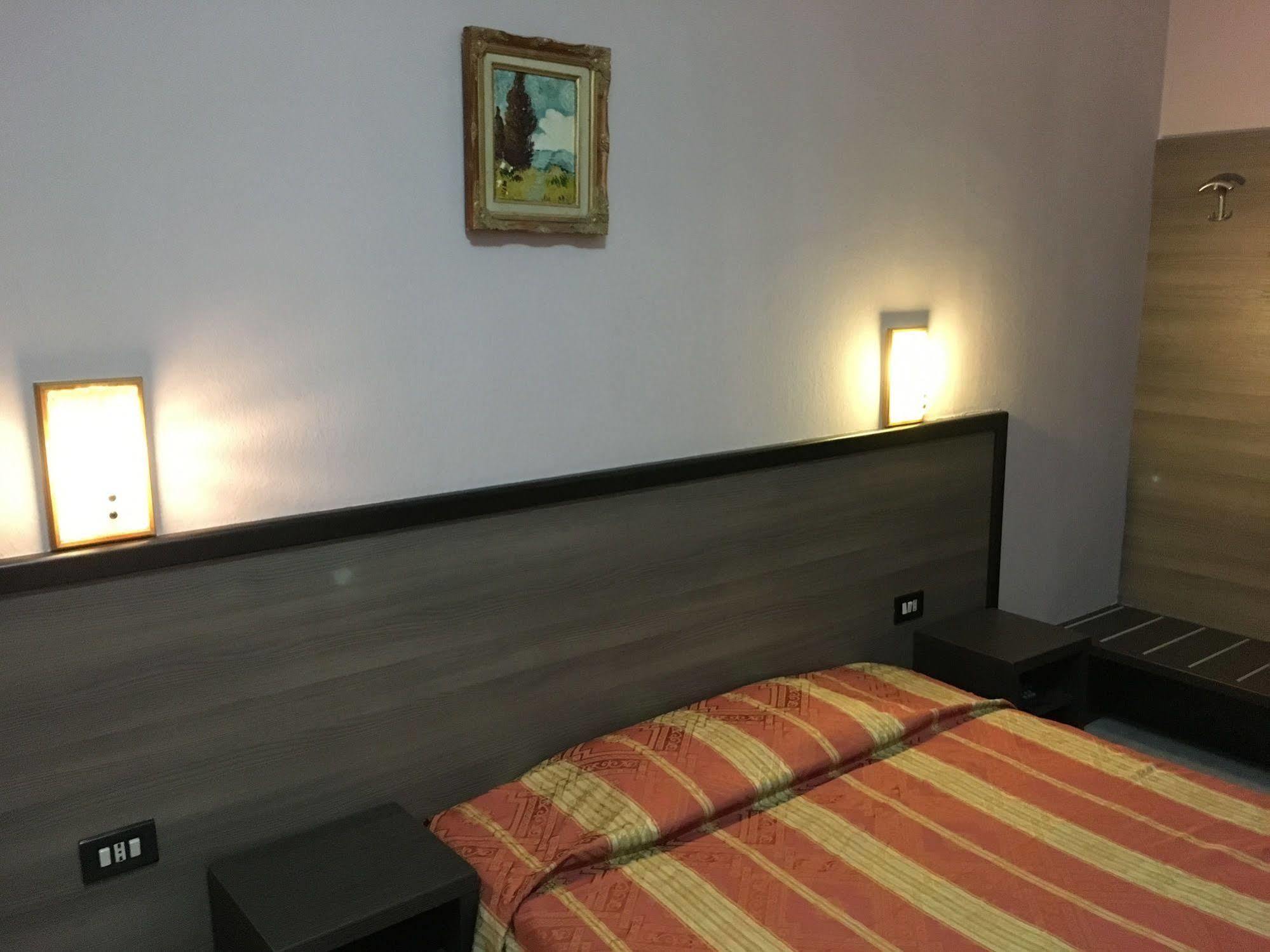 Hotel Salus Milano Ngoại thất bức ảnh